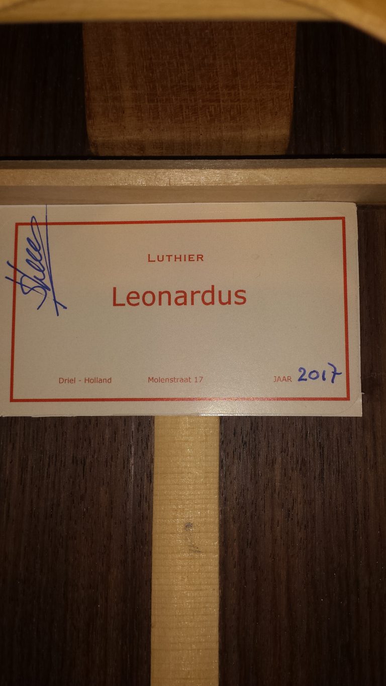Label Leonardus Gitaren